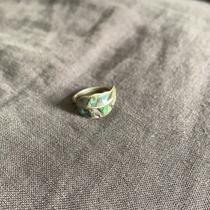 Vintage silver and mother of pearl style ring